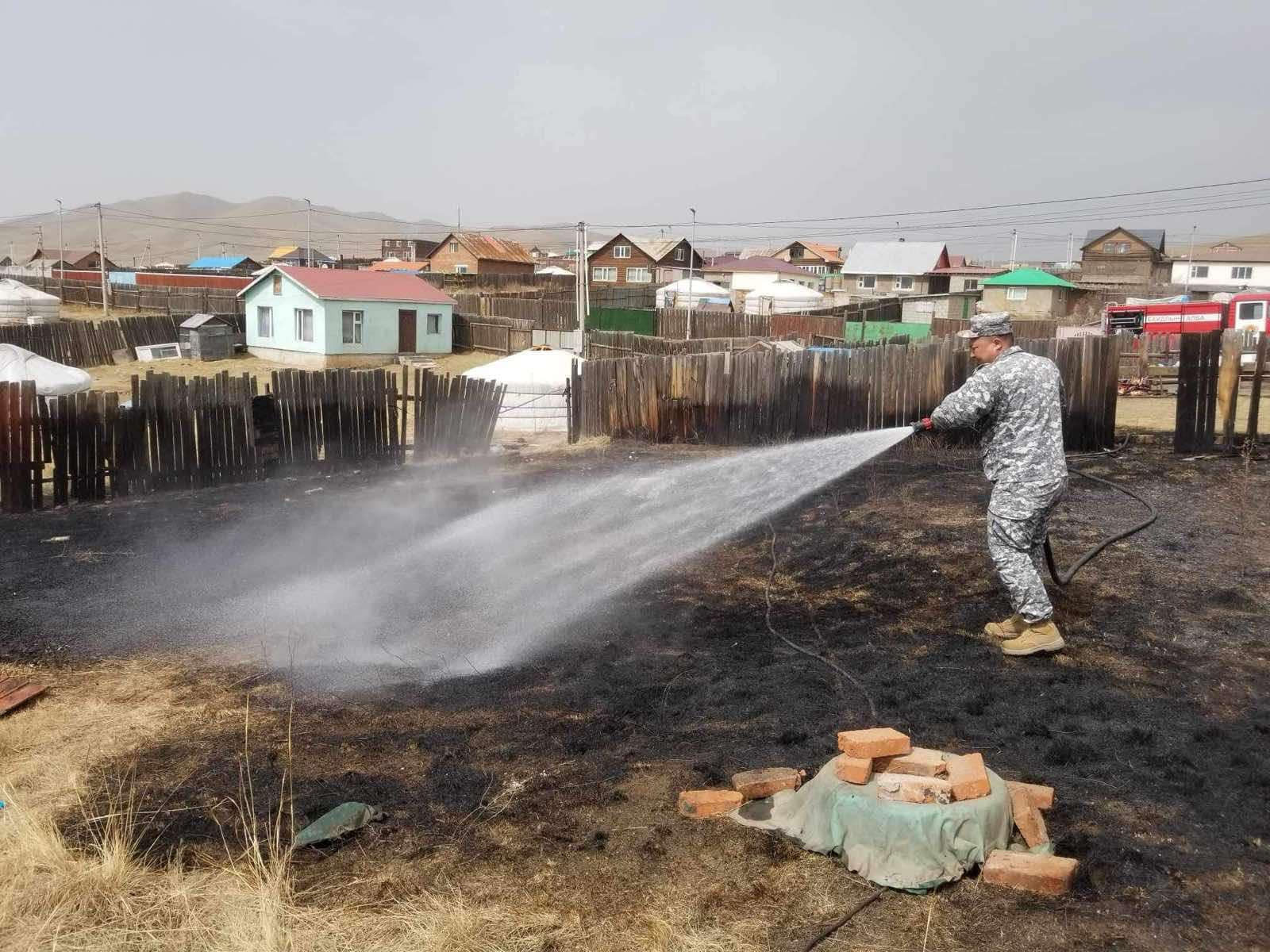 Шар өвс шатаасан 2 иргэнд хариуцлага тооцжээ